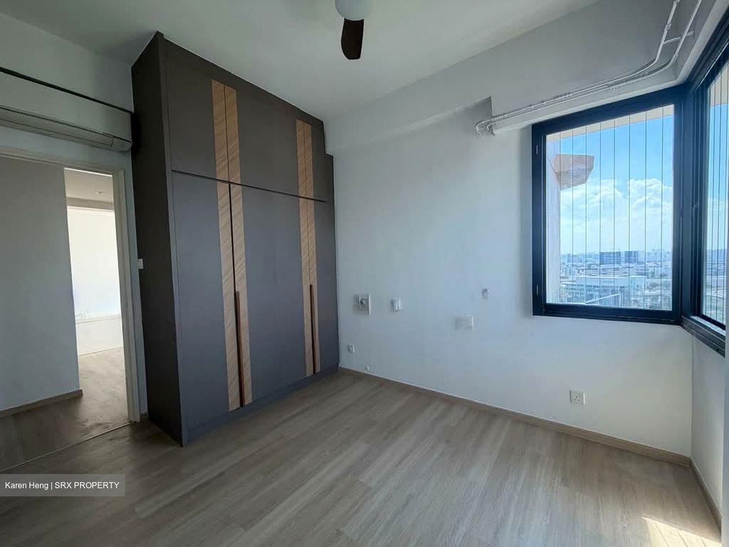 Simsville (D14), Condominium #593799431